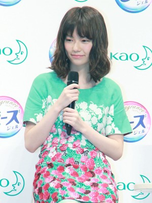 AKB48島崎遥香、花王『フレグランスニュービーズ』新CM記者発表会にて