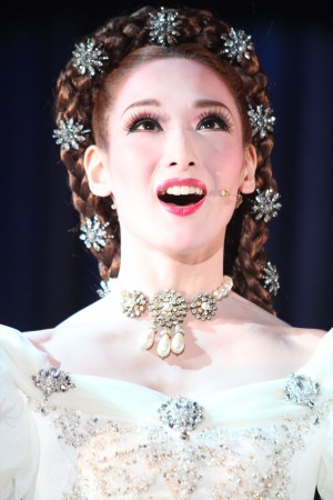 蘭乃はな、宝塚花組公演『エリザベート‐愛と死の輪舞(ロンド)‐』制作発表会にて