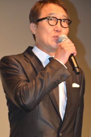 佐野史郎、『オー!ファーザー』完成披露試写会にて