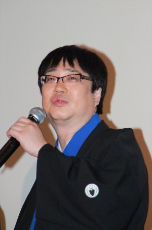 『超高速!参勤交代』完成披露試写会舞台挨拶に登壇した六角精児