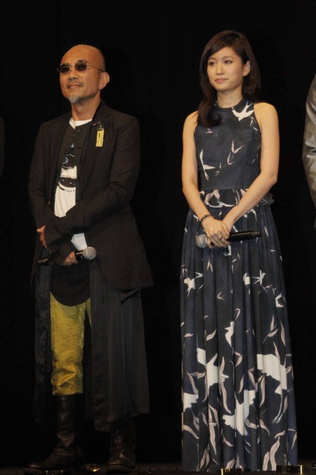 『エイトレンジャー2』舞台挨拶に登壇した前田敦子