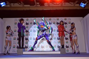 「セブン‐イレブン×エヴァンゲリオン作戦始動」発表会に登場したDAIGO、加藤夏希