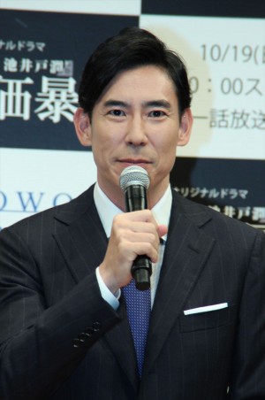 『株価暴落』完成披露試写会に登壇した高嶋政伸