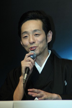『六本木歌舞伎』製作発表会見に登場した宮藤官九郎