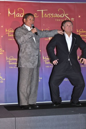 ビートたけし、自身の等身大フィギュアお披露目式にて