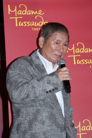 ビートたけし、自身の等身大フィギュアお披露目式にて