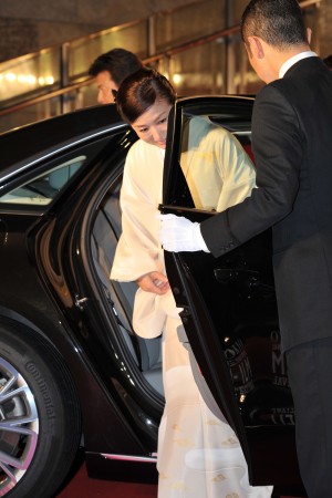 『救いたい』(レッドカーペット)