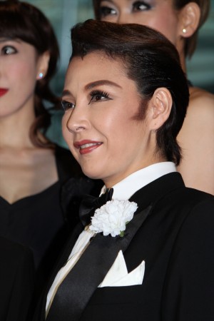 『シカゴ』宝塚歌劇100周年記念OGバージョン 囲み取材に出席した麻路さき