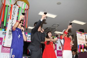 「ボージョレ・ヌーヴォー2014 解禁イベント」に登場したむらせ、柳沢慎吾、豊田エリー、しまぞうZ