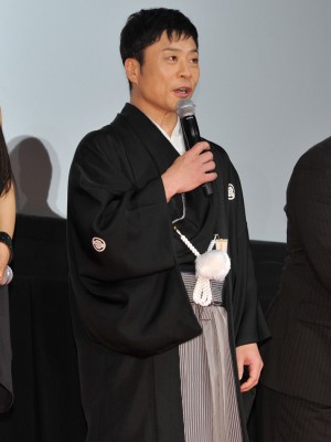 映画『ST 赤と白の捜査ファイル』完成披露試写会に出席した三宅弘城