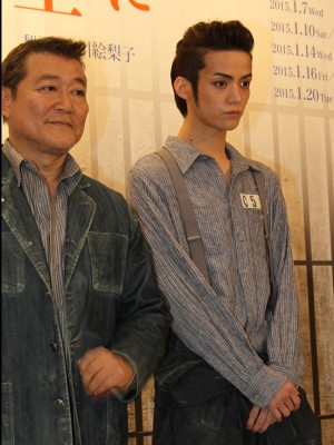 舞台『ロンドン版 ショーシャンクの空に』公開舞台稽古に登場した、國村隼、三浦涼介