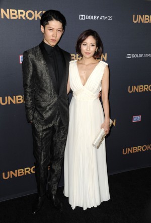 『UNBROKEN(原題)』プレミアに出席した、MIYAVI&妻Melody.さん