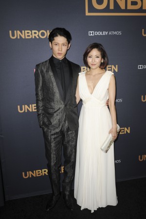 『UNBROKEN(原題)』プレミアに出席した、MIYAVI&妻Melody.さん
