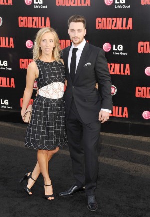 英版GQ誌「最もスタイリッシュな男性」44位:アーロン・テイラー=ジョンソン(右)