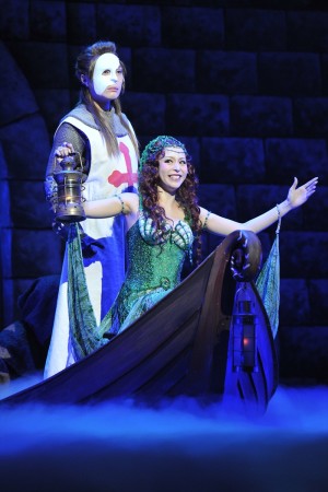 『モンティ・パイソンのSPAMALOT featuring SPAM(R)』公開ゲネプロの様子