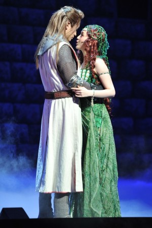 『モンティ・パイソンのSPAMALOT featuring SPAM(R)』公開ゲネプロの様子