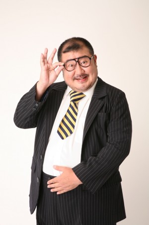 舞台『龍が如く』サイの花屋役の芋洗坂係長