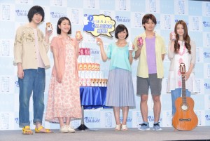 サントリー「ほろよい」新CM発表会の様子