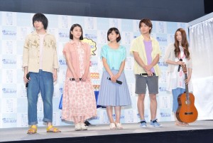 サントリー「ほろよい」新CM発表会の様子