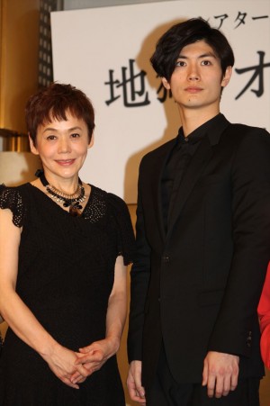 大竹しのぶ、三浦春馬、舞台『地獄のオルフェウス』製作発表会にて