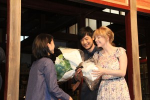 NHK連続ドラマ小説バトンタッチセレモニーに登場した土屋太鳳、玉山鉄二、シャーロット・ケイト・フォックス