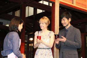 NHK連続ドラマ小説バトンタッチセレモニーに登場した土屋太鳳、シャーロット・ケイト・フォックス、玉山鉄二