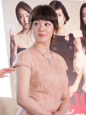 貫地谷しほり、『マザー・ゲーム~彼女たちの階級~』舞台挨拶にて