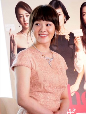 貫地谷しほり、『マザー・ゲーム~彼女たちの階級~』舞台挨拶にて