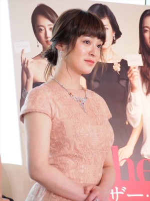 貫地谷しほり、『マザー・ゲーム~彼女たちの階級~』舞台挨拶にて