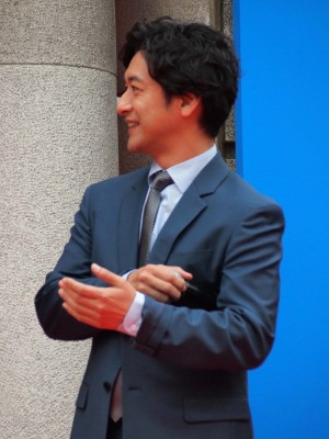 『王妃の館』完成披露イベントに登壇した石丸幹二