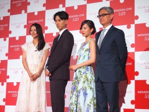 『イニシエーション・ラブ』完成報告会見の様子