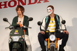 Honda「二輪車新TVCM発表会」出席したゴールデンボンバー