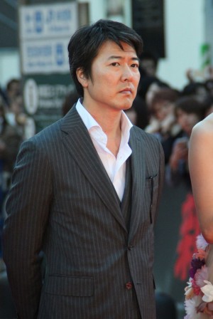 新宿・歌舞伎町で行われた『新宿スワン』レッドカーペットの模様