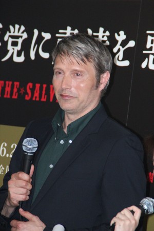 『悪党に粛清を』日本最速上映会に出席したマッツ・ミケルセン