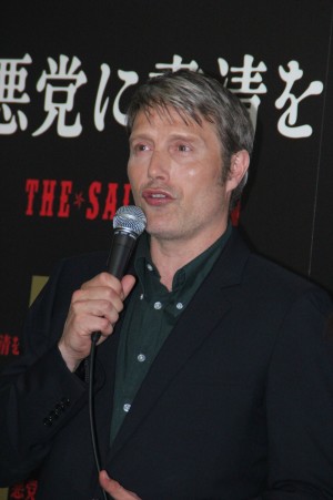 『悪党に粛清を』日本最速上映会に出席したマッツ・ミケルセン
