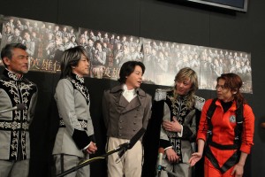 『銀河英雄伝説 星々の軌跡』囲み取材の様子