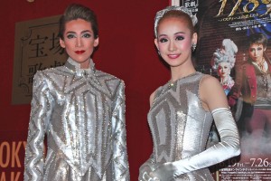 龍真咲、愛希れいか、『1789-バスティーユの恋人たち-』囲み取材にて