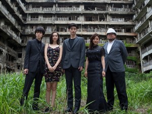 『進撃の巨人 ATTACK ON TITAN』完成報告会見に出席した本郷奏多、水原希子、三浦春馬、石原さとみ、樋口真嗣監督