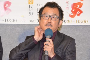 『鬼と呼ばれた男』完成披露試写会に出席した吉田鋼太郎
