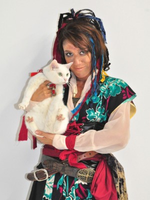 『猫侍 南の島へ行く』お蓮役のLiLiCo&玉之丞役のあなご