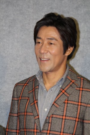 NHK木曜時代劇『ぼんくら2』の記者会見に出席した岸谷五郎