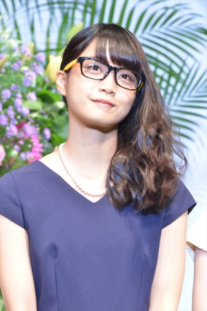 深川麻衣、「第28回 日本 メガネ ベストドレッサー賞」表彰式にて