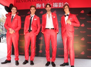 「レブロン ラブ イズ オン オードトワレ」発売記念イベントの様子