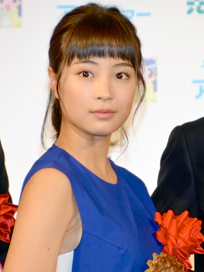 「第40回記念 報知映画賞」表彰式に出席した広瀬すず