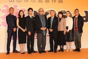 映画『家族はつらいよ』完成報告会見の様子