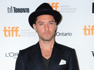 難民の受け入れを英政府に訴えるジュード・ロウ