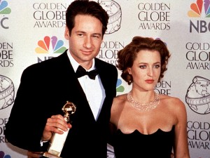 デヴィッド・ドゥカヴニー&ジリアン・アンダーソン(※1997年ゴールデン・グローブ賞にて)