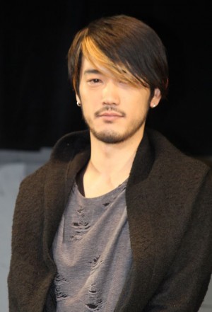 『仮面ライダーアマゾンズ』製作発表記者会見に登壇した谷口賢志