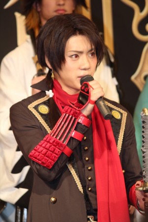 ミュージカル『刀剣乱舞』 ~阿津賀志山異聞~製作発表会見に登壇した佐藤流司