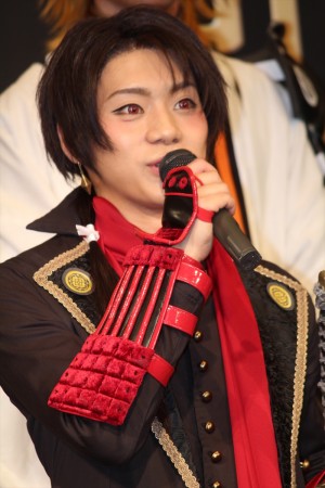 ミュージカル『刀剣乱舞』 ~阿津賀志山異聞~製作発表会見に登壇した佐藤流司